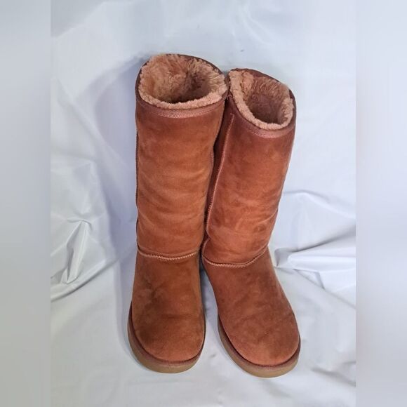 UGG   - Picture 15 of 16